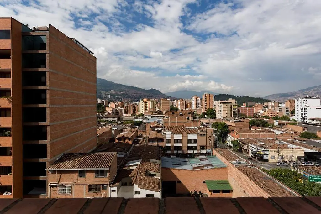 Apartamento Large 3 Bedroom Condo Near Poblado W Free Parking Medellín