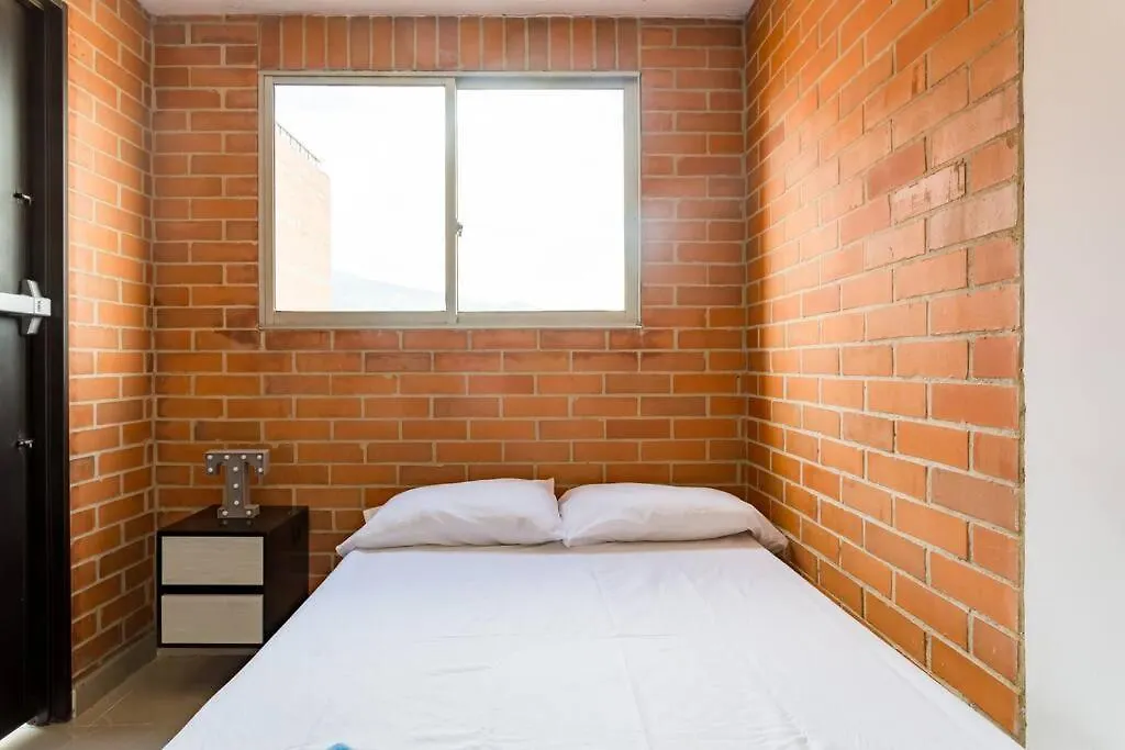 Large 3 Bedroom Condo Near Poblado W Free Parking Medellin 0*,